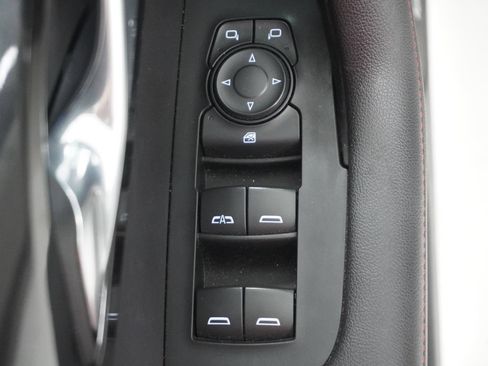 Used 2021 Chevrolet Blazer RS w/ Enhanced Convenience Package image 16