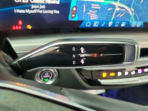 Used 2025 Cadillac Lyriq Luxury image 42