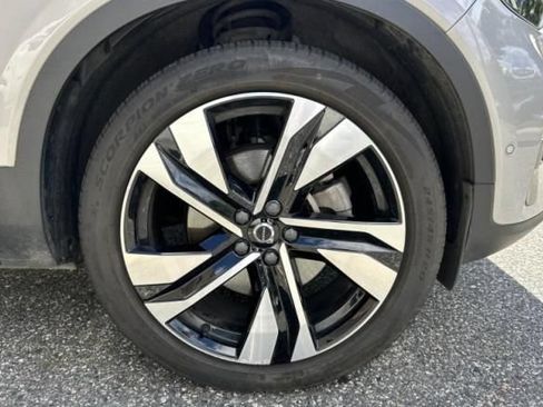 Used 2023 Volvo XC40 B5 Plus w/ Driver Assist Package AWD/4WD image 16