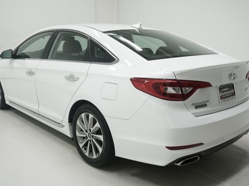 Used 2016 Hyundai Sonata Sport w/ Option Group 03 FWD image 6