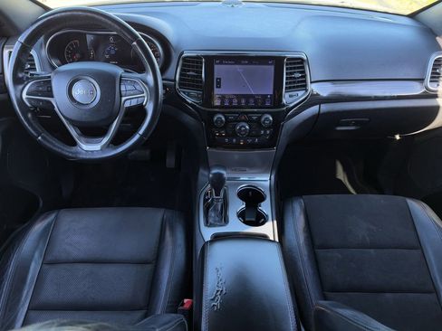 Used 2019 Jeep Grand Cherokee Altitude image 12