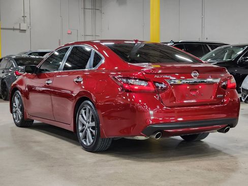 Used 2018 Nissan Altima 2.5 SR w/ SR Special Edition image 12