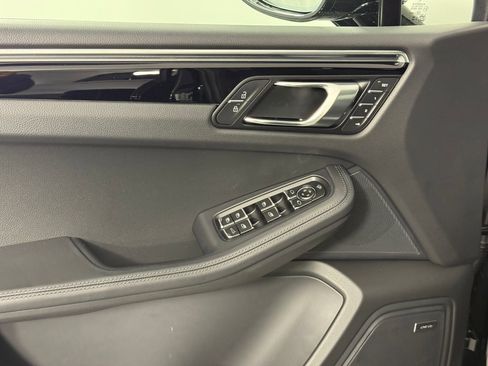 New 2026 Porsche Macan image 14