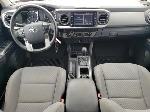 Used 2020 Toyota Tacoma SR5 AWD/4WD image 13