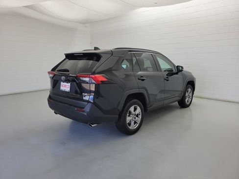Used 2025 Toyota RAV4 XLE FWD image 5