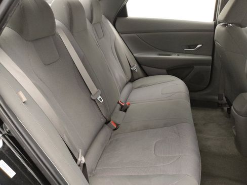 Used 2024 Hyundai Elantra SE FWD image 19