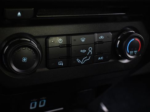 Used 2018 Ford F250 XLT w/ XLT Value Package image 32