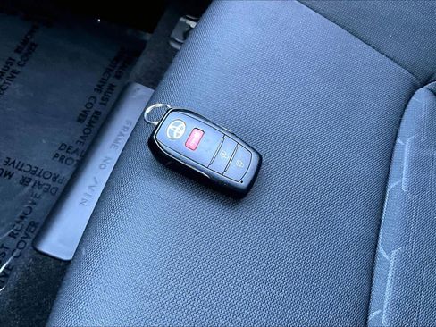 Used 2023 Toyota Corolla SE image 14