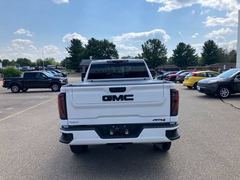 Used 2024 GMC Sierra 3500 AT4 w/ AT4 Premium Plus Package AWD/4WD image 8