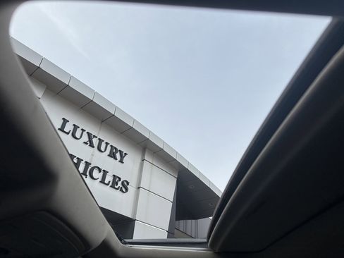 Used 2018 GMC Yukon Denali image 39