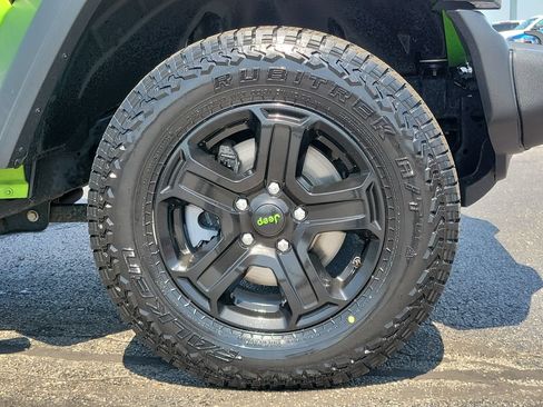 Used 2018 Jeep Wrangler Unlimited Sport S AWD/4WD image 9