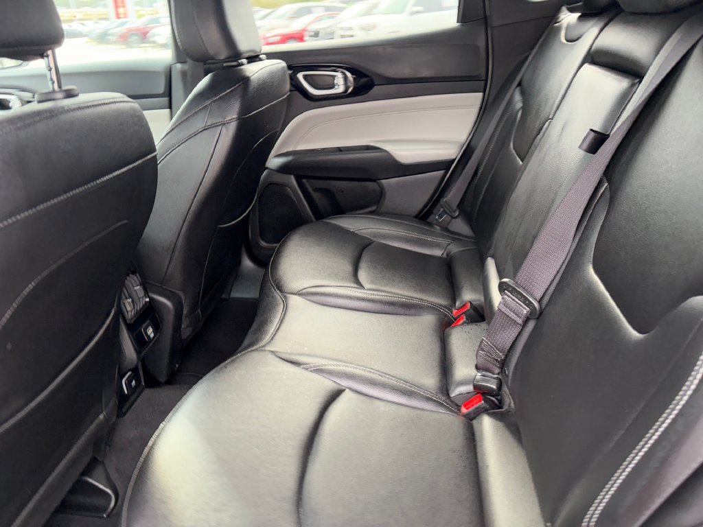 Used 2025 Jeep Compass Limited AWD/4WD image 25
