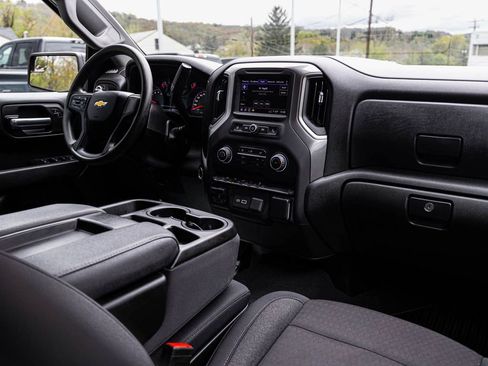 Used 2024 Chevrolet Silverado 1500 Custom AWD/4WD image 28