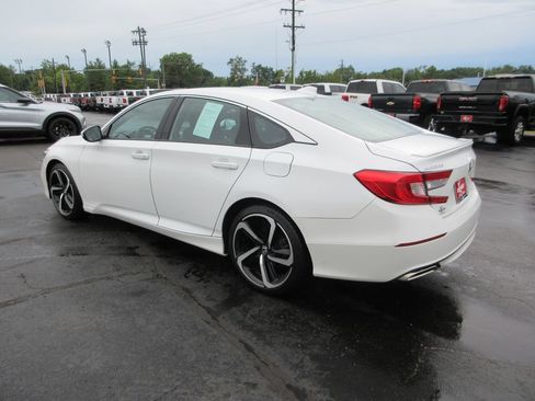Used 2018 Honda Accord Sport image 8