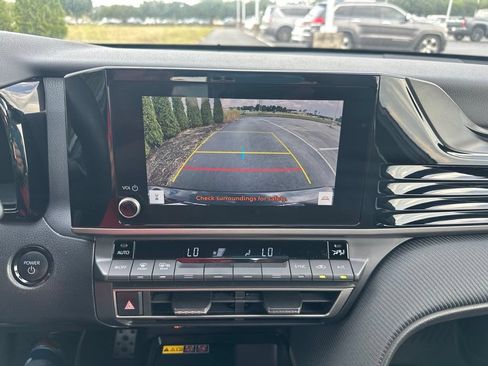 Used 2025 Toyota Camry SE FWD image 21