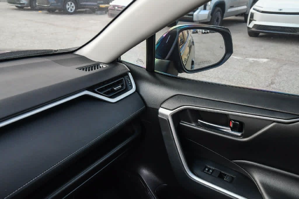 Used 2022 Toyota RAV4 XLE Premium FWD image 19