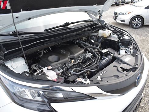 Used 2024 Toyota Sienna XLE image 32