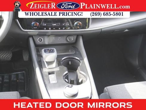 Used 2022 Nissan Rogue SV image 15