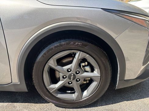 Used 2025 Kia K4 LXS image 31