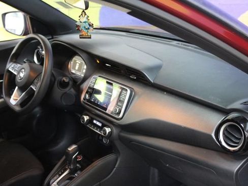 Used 2019 Nissan Kicks SV FWD image 12
