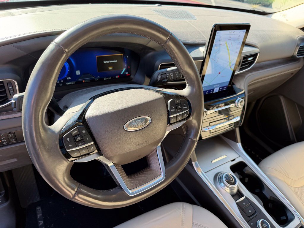 Used 2023 Ford Explorer Platinum w/ Technology Package AWD/4WD image 9