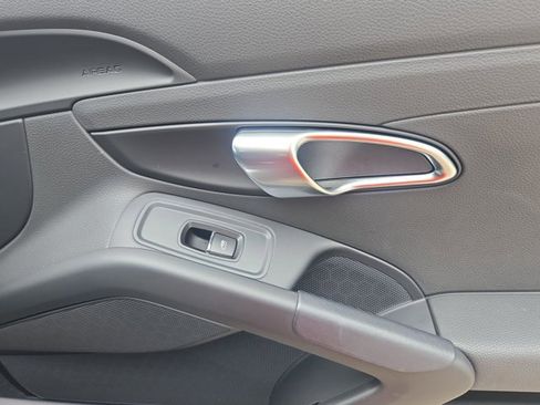 Used 2024 Porsche 718 Boxster RWD image 22