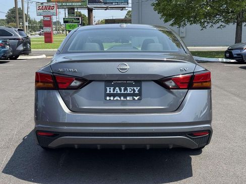 Used 2024 Nissan Altima 2.5 SV FWD image 22
