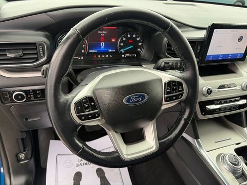 Used 2023 Ford Explorer XLT w/ Equipment Group 202A AWD/4WD image 19
