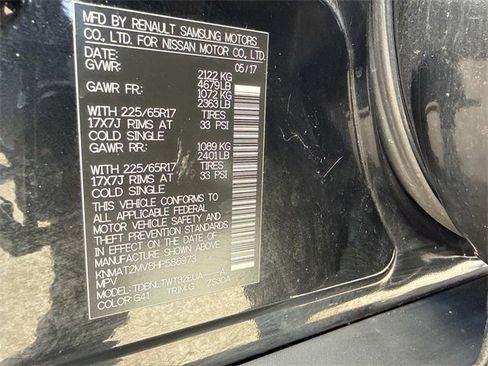 Used 2017 Nissan Rogue SV w/ SV Premium Package image 29