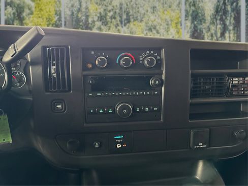 Used 2025 GMC Savana 2500 w/ Driver Convenience Package RWD image 15