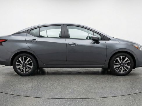 Used 2025 Nissan Versa SV image 11