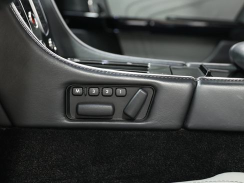 Used 2016 Aston Martin V8 Vantage S RWD image 32