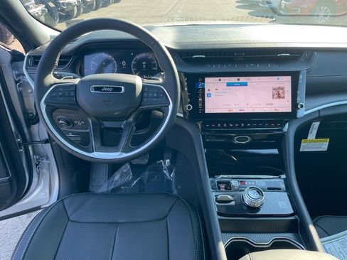 New 2026 Jeep Grand Cherokee Limited image 4