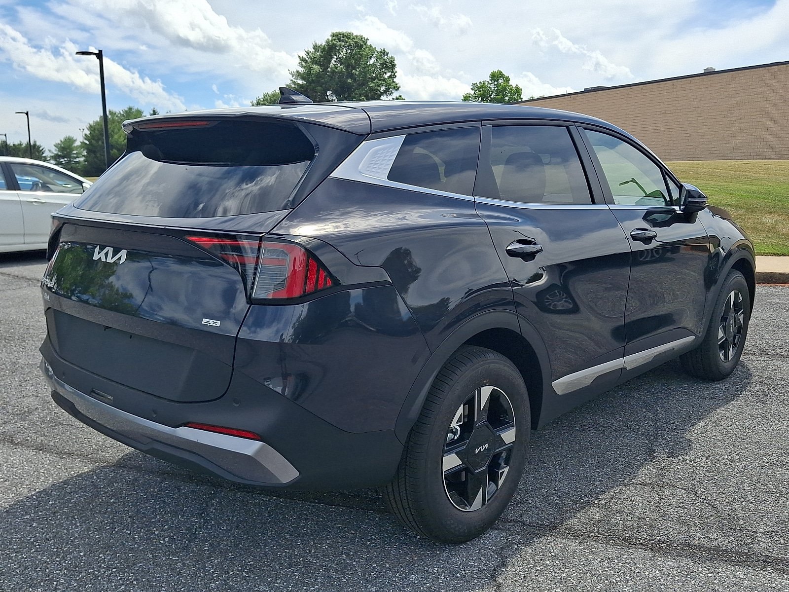 New 2026 Kia Sportage LX w/ LX Convenience Package AWD/4WD image 3