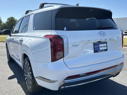 Used 2024 Hyundai Palisade Calligraphy FWD image 8