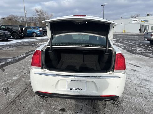 Used 2021 Chrysler 300 Touring L image 20