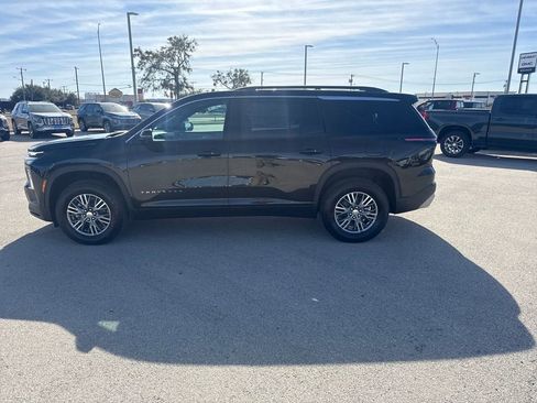 New 2026 Chevrolet Traverse LT w/ Driver Confidence Package image 2