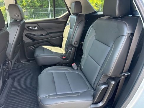 Used 2021 Chevrolet Traverse Premier w/ Redline Edition FWD image 14