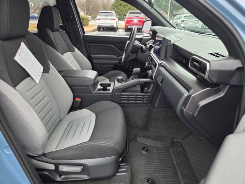 Certified 2025 Toyota 4Runner TRD Off-Road image 18