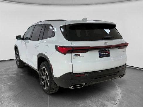 Used 2025 Buick Enclave Sport Touring w/ Super Cruise Package image 5