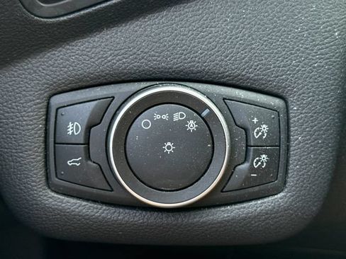 Used 2018 Ford Escape SE w/ SE Sync 3 Package AWD/4WD image 32