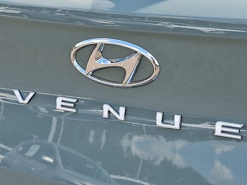New 2026 Hyundai Venue SE FWD image 11