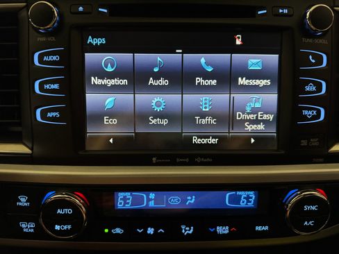 Used 2019 Toyota Highlander XLE image 32