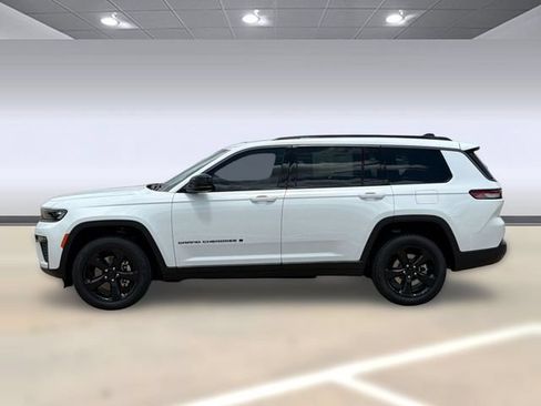 New 2026 Jeep Grand Cherokee L Limited w/ Limited Altitude Package AWD/4WD image 2