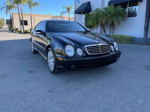 Used 2001 Mercedes-Benz CLK 55 AMG Coupe image 3