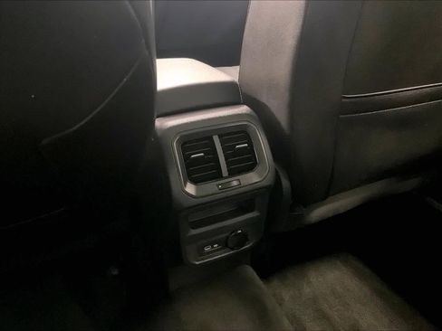 Used 2023 Volkswagen Tiguan SE R-Line image 27