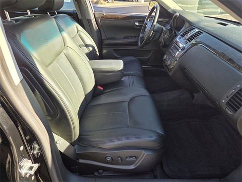 Used 2008 Cadillac DTS w/ Sun And Sound Package image 13