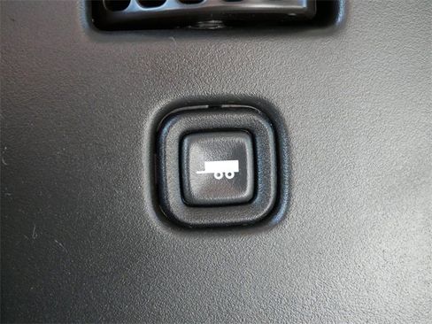 Used 2017 Chevrolet Express 3500 image 19