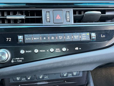 Used 2022 Lexus ES 300h F Sport w/ Accessory Package image 21