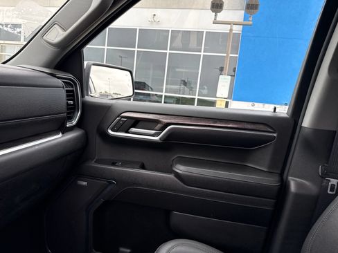Used 2022 Chevrolet Silverado 1500 LTZ AWD/4WD image 26